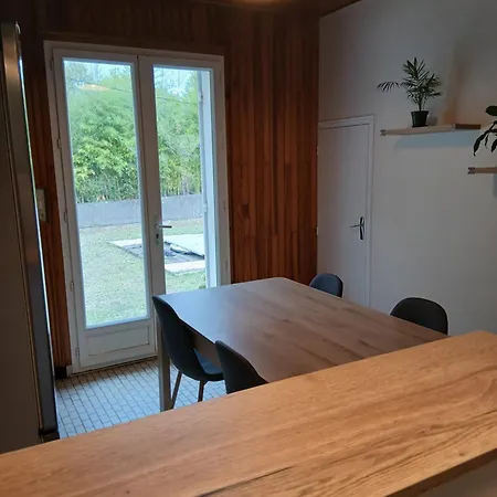 Casa de Férias Avec Piscine Privee, Grand Parc Au Calme Et Vue - Bergerac